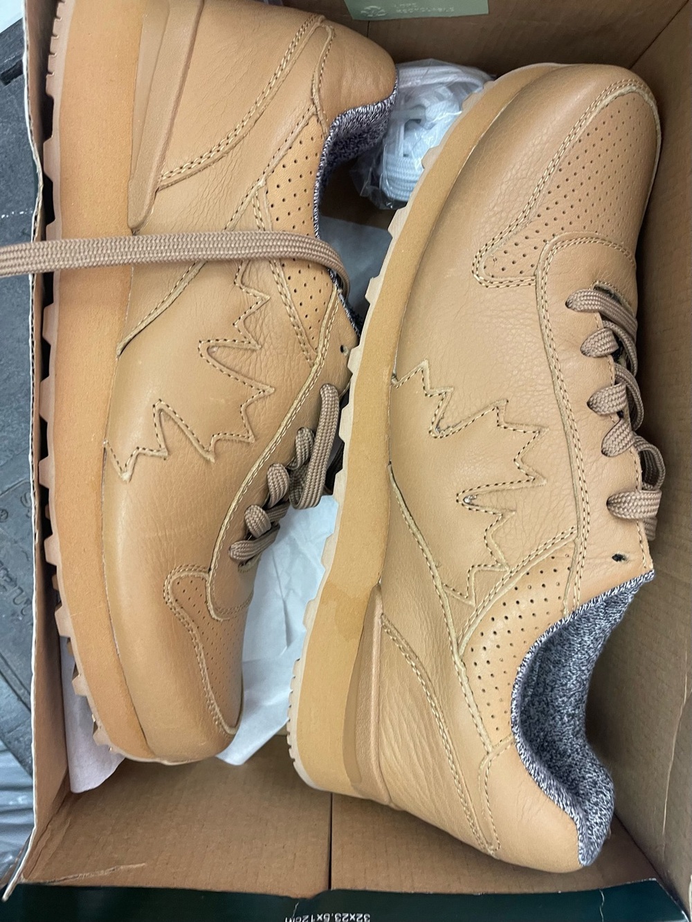 Roots Men's Wheat/Tan Leather Sneakers